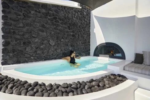 Cave House for Sale in Imerovigli, Santorini 16