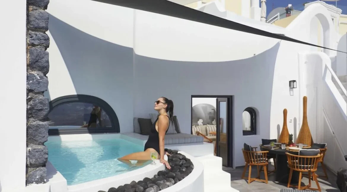 Cave House for Sale in Imerovigli, Santorini 18