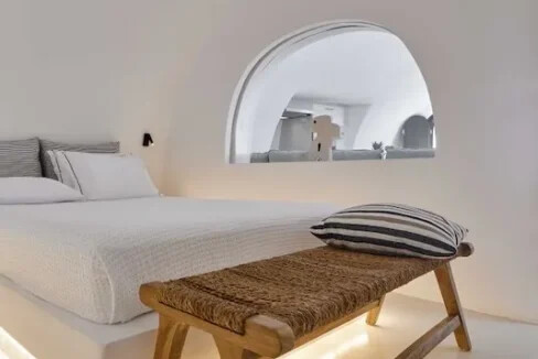 Cave House for Sale in Imerovigli, Santorini 2