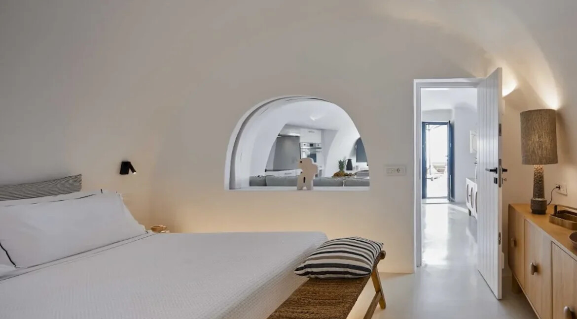 Cave House for Sale in Imerovigli, Santorini 6