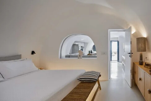 Cave House for Sale in Imerovigli, Santorini 6