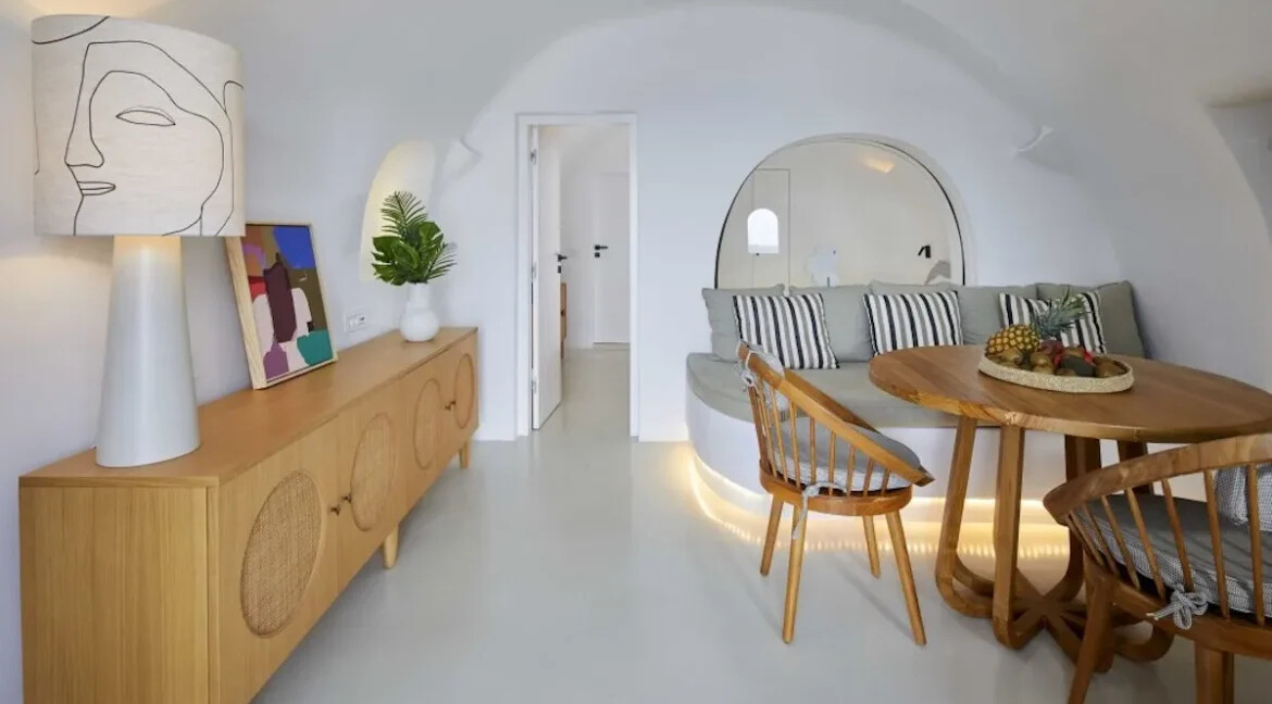 Cave House for Sale in Imerovigli, Santorini 8