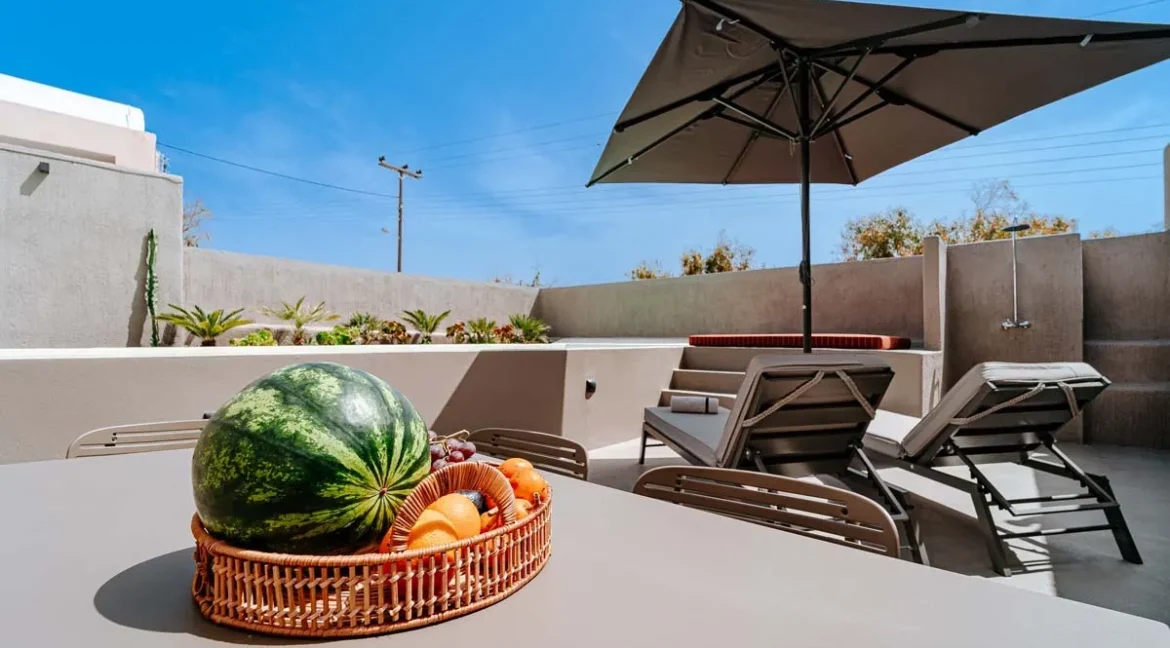 For Sale: Traditional House in Firostefani, Santorini 7