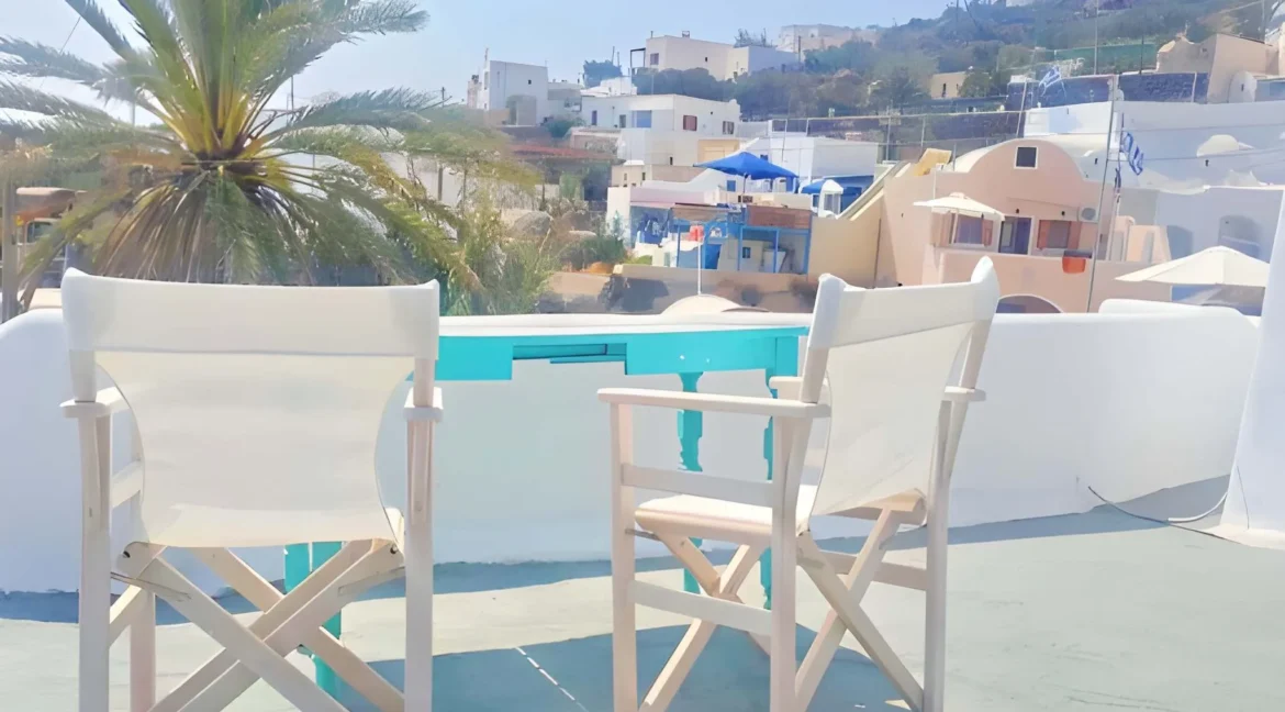 Listing photograph 8 of 33 of the house in Vourvoulos, published by Greek Exclusive Properties.
