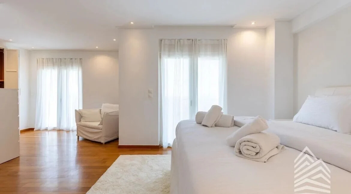 Luxury Detached Villa in Elliniko for rent 22