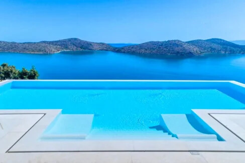 Luxury Villa For Sale in Crete Agios Nikolaos 1