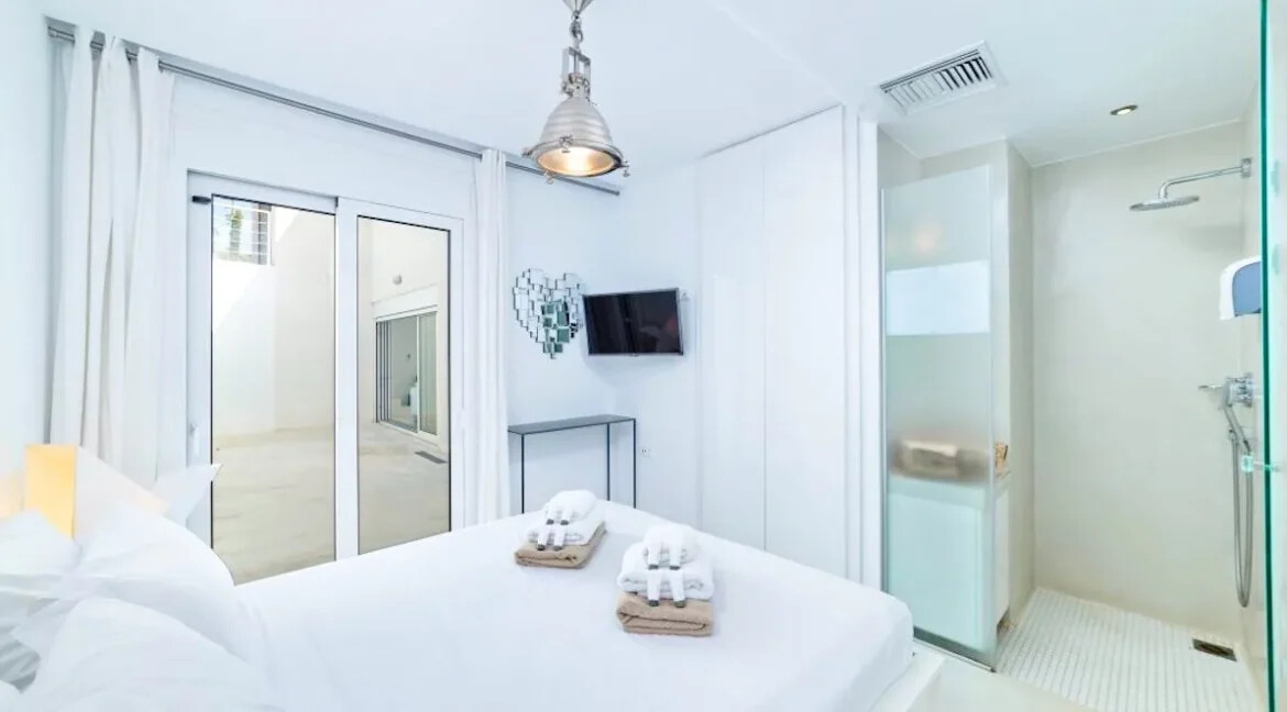 Luxury Villa For Sale in Crete Agios Nikolaos 12