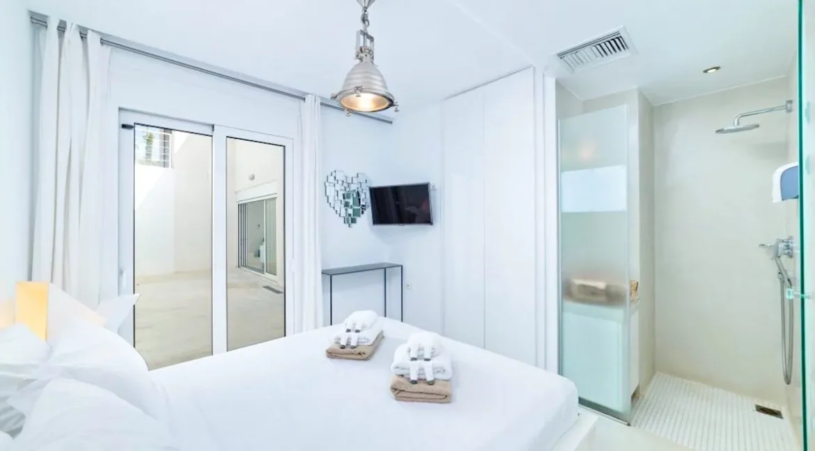 Luxury Villa For Sale in Crete Agios Nikolaos 12