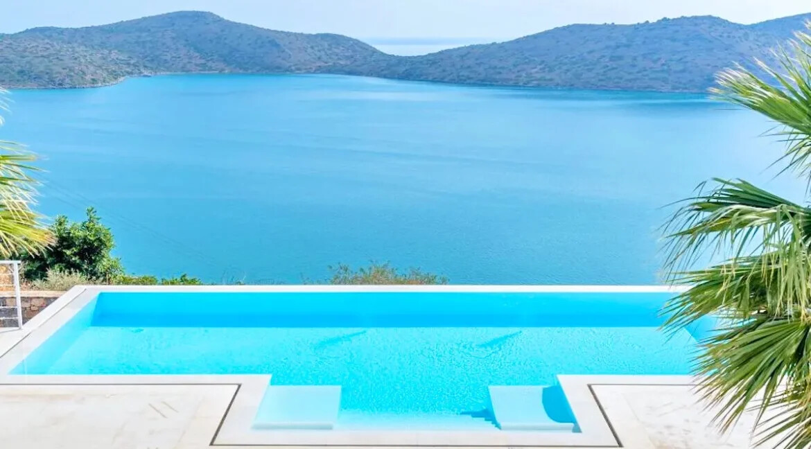 Luxury Villa For Sale in Crete Agios Nikolaos 2