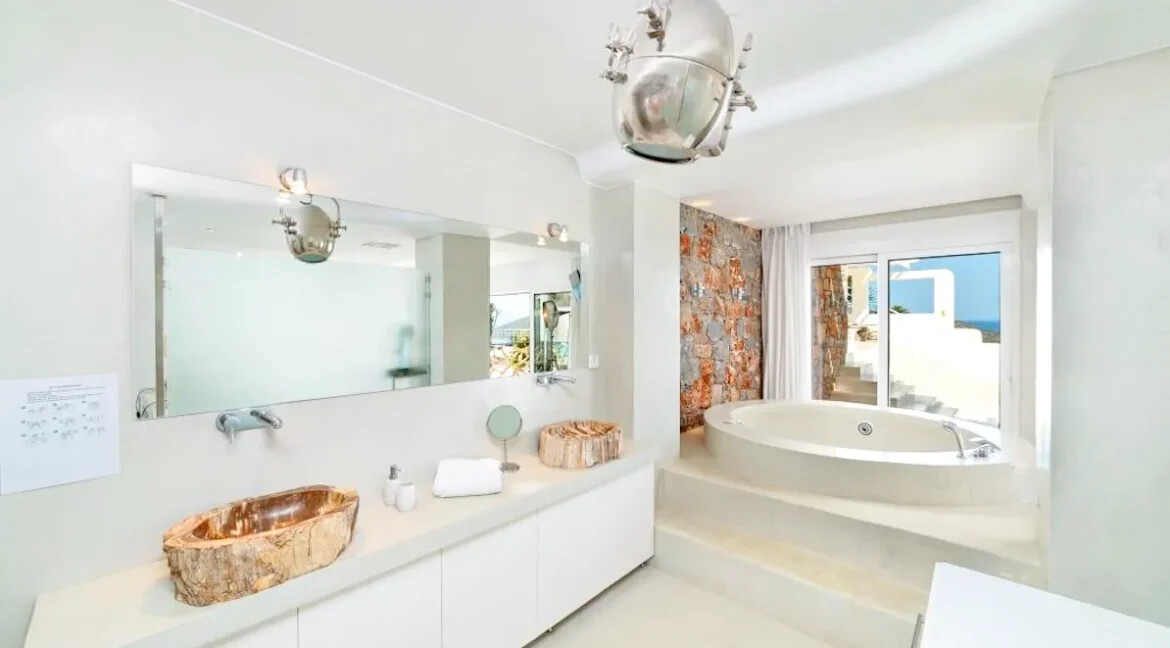 Luxury Villa For Sale in Crete Agios Nikolaos 22