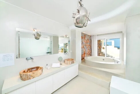 Luxury Villa For Sale in Crete Agios Nikolaos 22