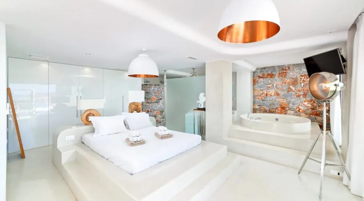 Luxury Villa For Sale in Crete Agios Nikolaos 24