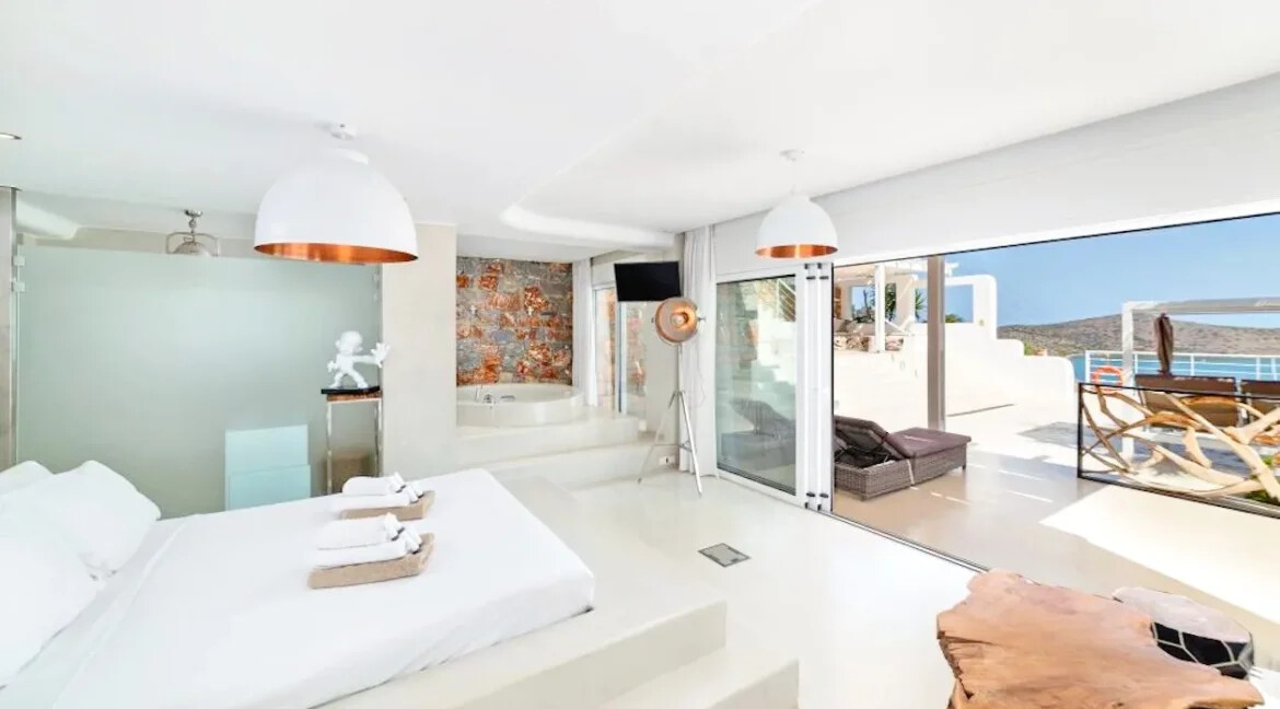 Luxury Villa For Sale in Crete Agios Nikolaos 25