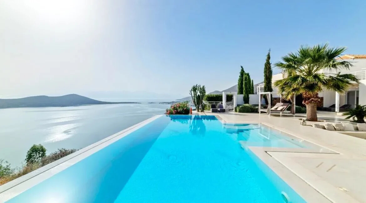 Luxury Villa For Sale in Crete Agios Nikolaos 3