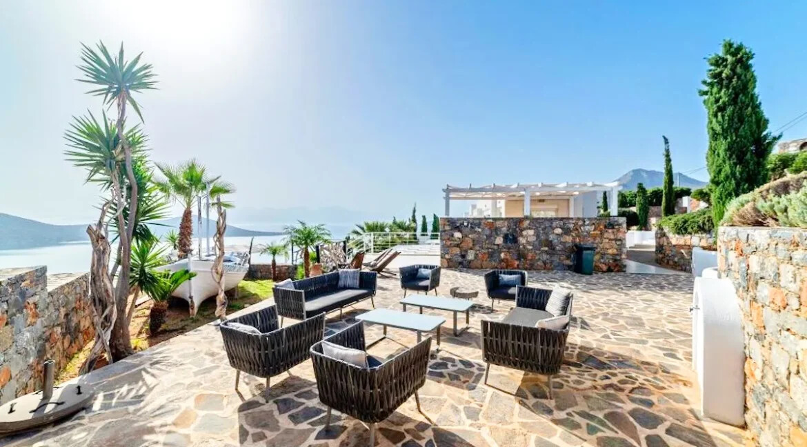 Luxury Villa For Sale in Crete Agios Nikolaos 32