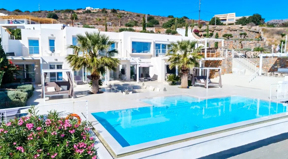Luxury Villa For Sale in Crete Agios Nikolaos 33