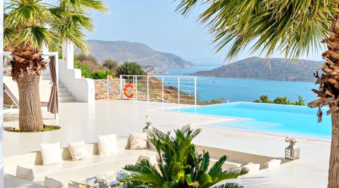 Luxury Villa For Sale in Crete Agios Nikolaos 34