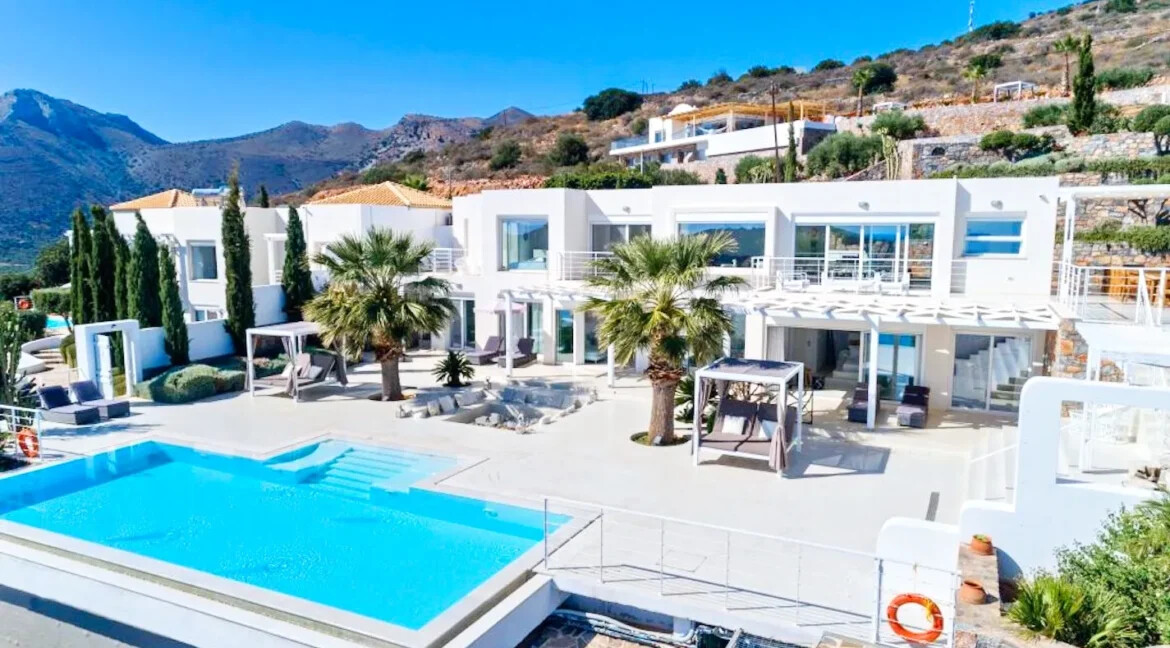 Luxury Villa For Sale in Crete Agios Nikolaos 44