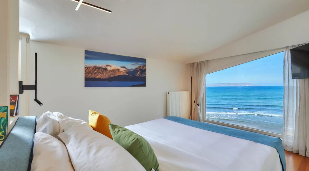 Seafront Villa in Heraklion Crete for sale 10