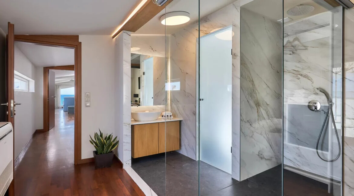 Seafront Villa in Heraklion Crete for sale 12