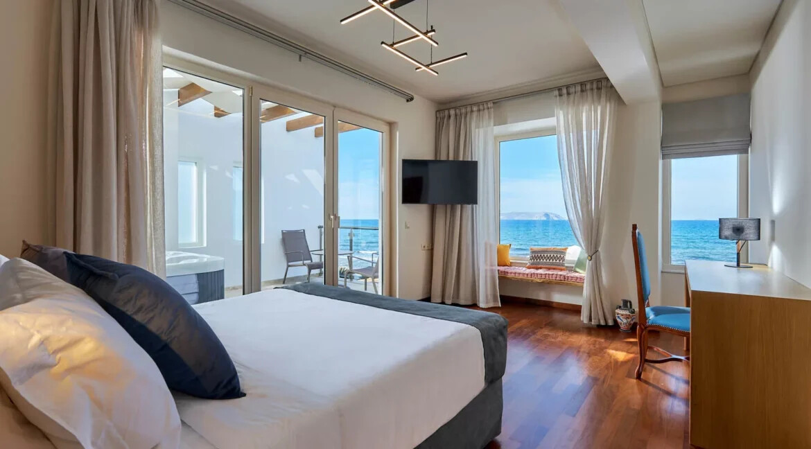 Seafront Villa in Heraklion Crete for sale 13
