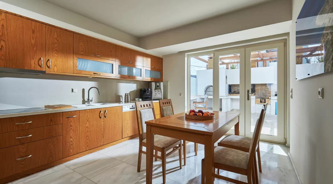 Seafront Villa in Heraklion Crete for sale 15