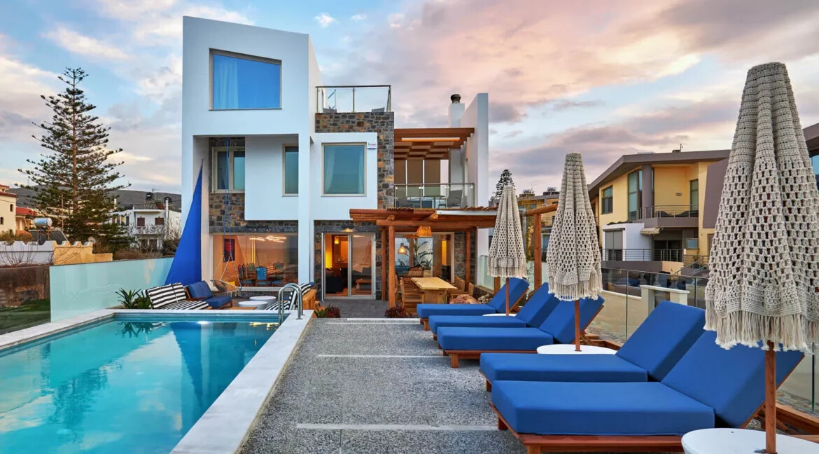 Seafront Villa in Heraklion Crete for sale 4