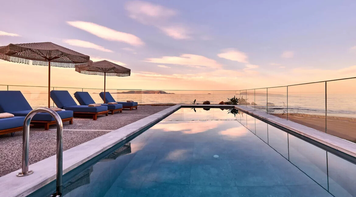 Seafront Villa in Heraklion Crete for sale 5