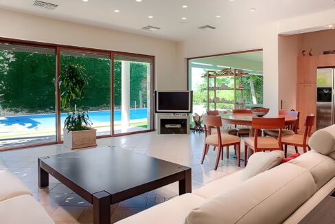 Seaview villa in Saronida, South Athens 4