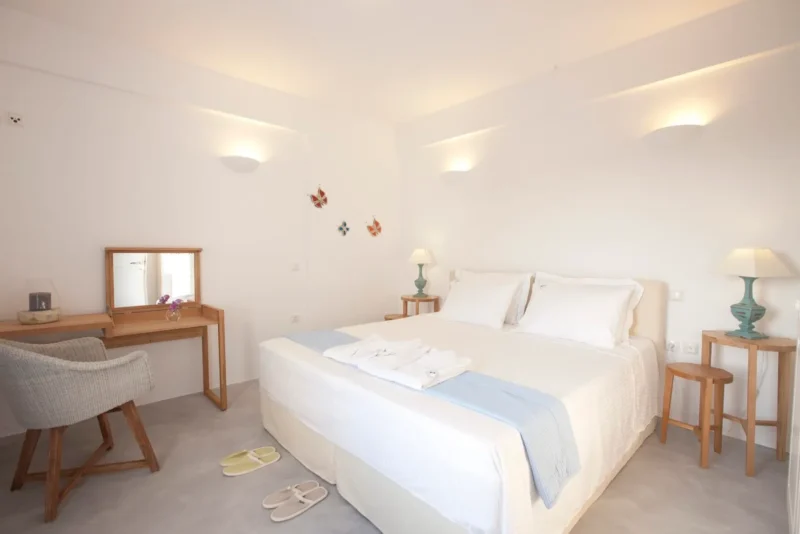 Big Villa by the sea at Baxedes Santorini