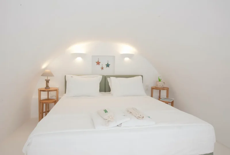 Big Villa by the sea at Baxedes Santorini