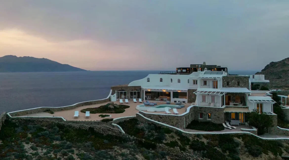Big Villa for sale in Mykonos, Houlakia 12