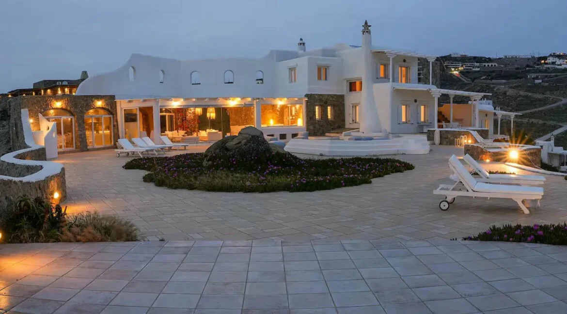 Big Villa for sale in Mykonos, Houlakia 16