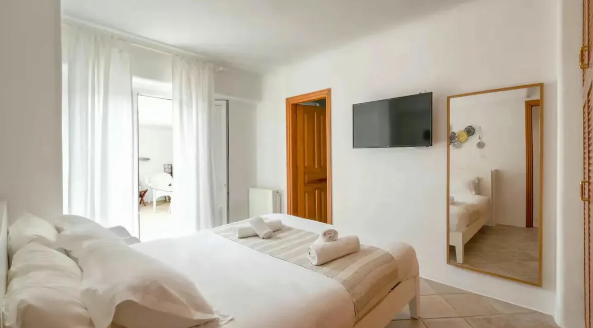 Big Villa for sale in Mykonos, Houlakia 2