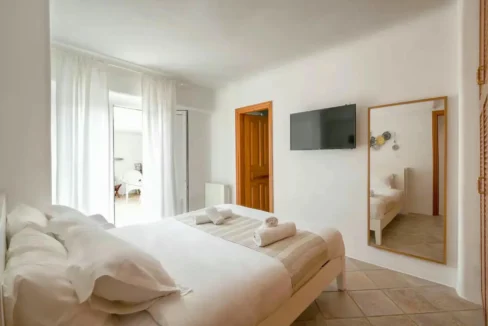 Big Villa for sale in Mykonos, Houlakia 2