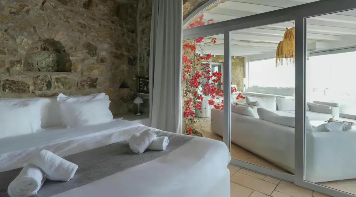 Big Villa for sale in Mykonos, Houlakia 5