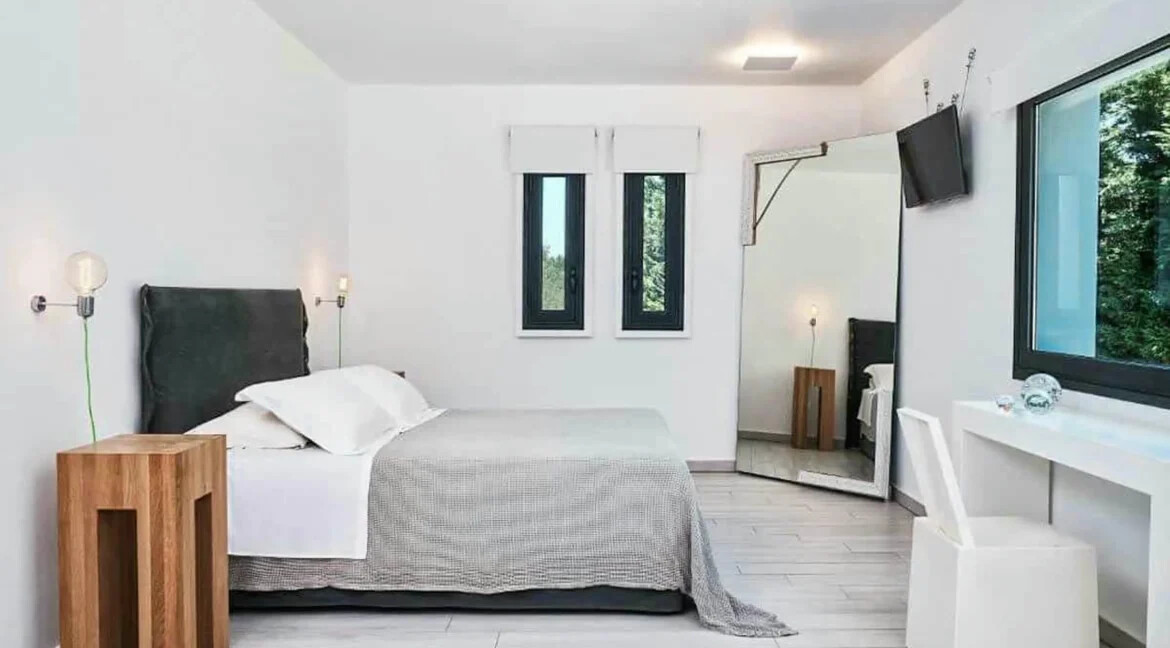 Luxury villa in Corfu for sale 11