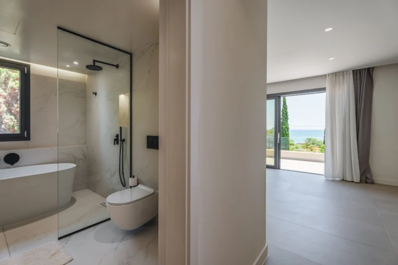 Seafront Villa for sale in Peloponnese,Porto Heli in 37.336456332478,23.185819884131,13