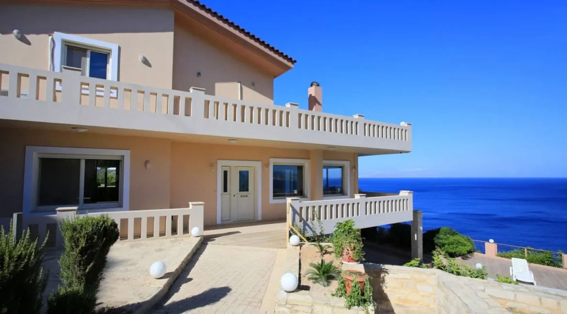 Seaside Villa for Sale in Heraklio Crete 1