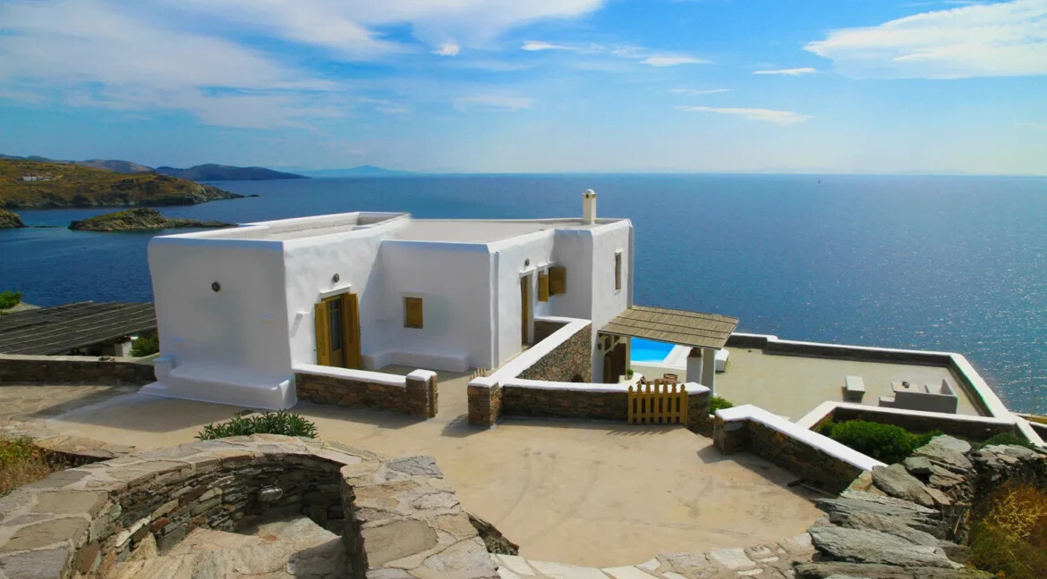 Seafront Property in Kythnos