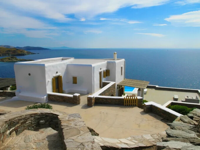 Seafront Property in Kythnos