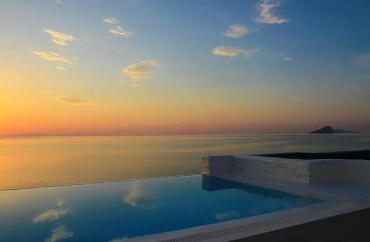 Unique Seafront Property in Kythnos, Cyclades 2