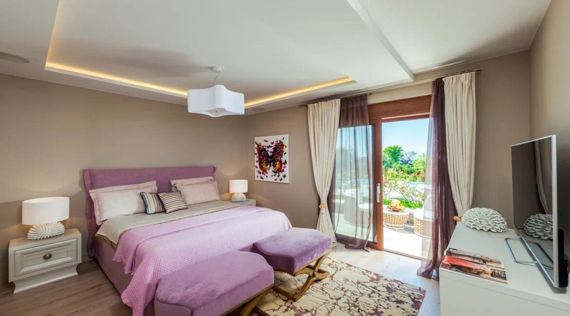 seafront Villas for sale in Elounda Crete 1