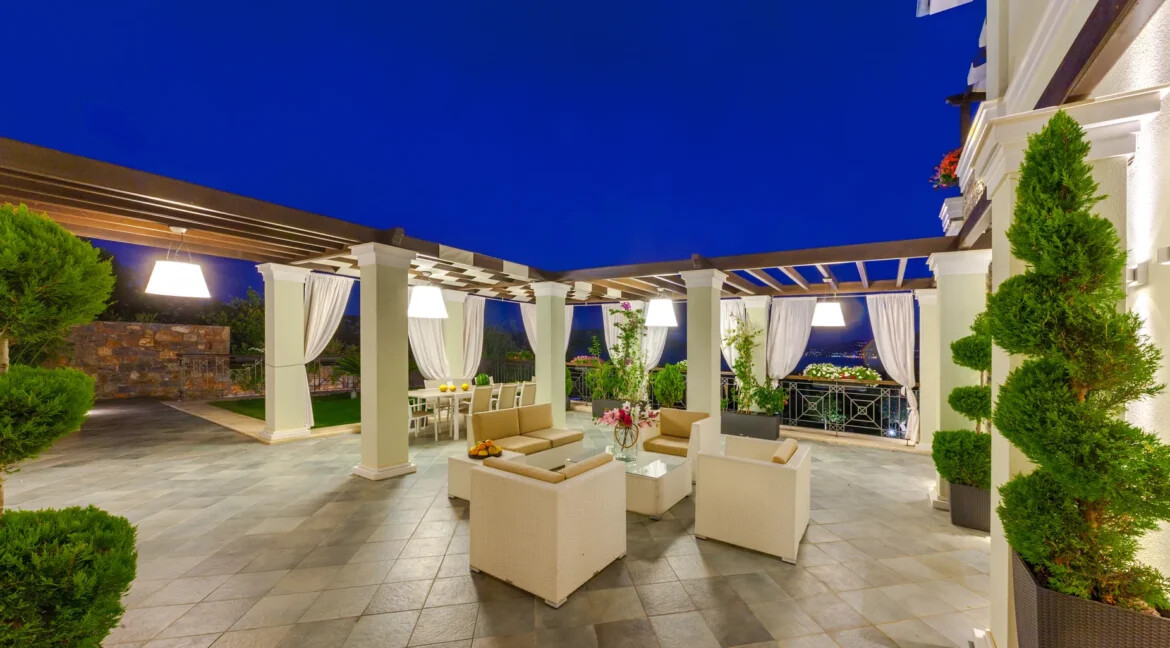 seafront Villas for sale in Elounda Crete 3