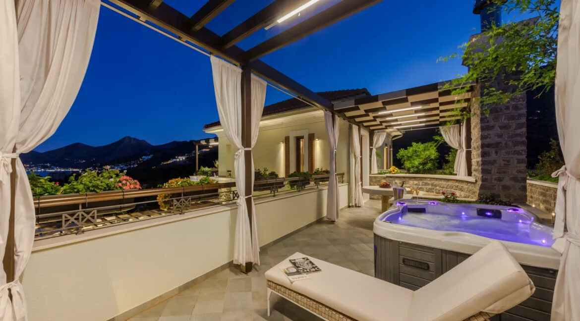 seafront Villas for sale in Elounda Crete 4