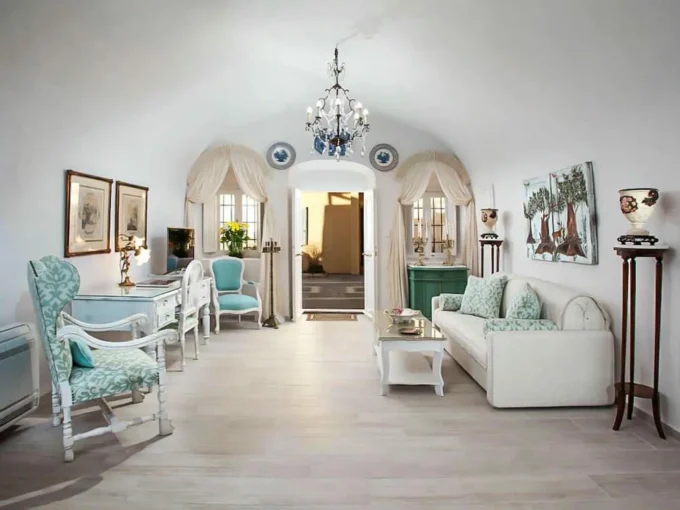 Houses for sale in Santorini