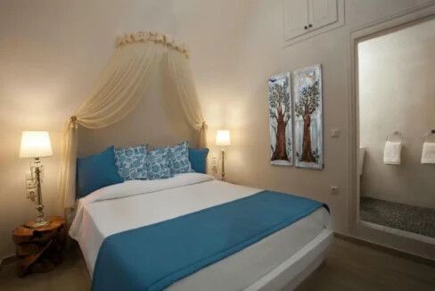 2-Luxury-houses-for-sale-in-Santorini-Firostefani-20