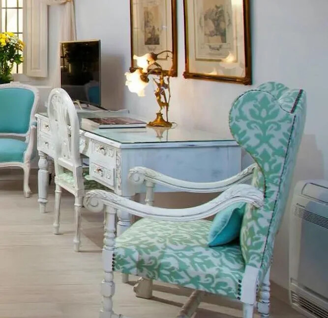 2-Luxury-houses-for-sale-in-Santorini-Firostefani-26