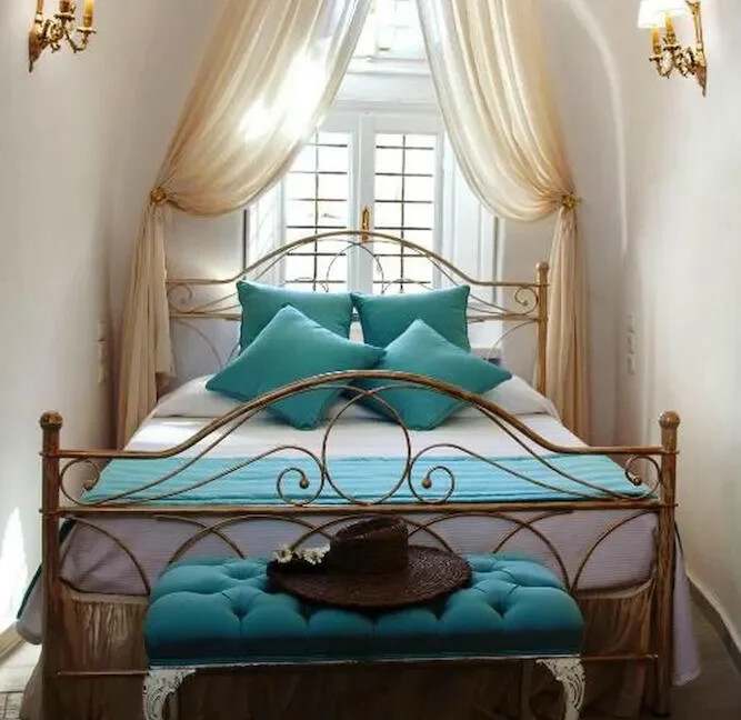 2-Luxury-houses-for-sale-in-Santorini-Firostefani-28