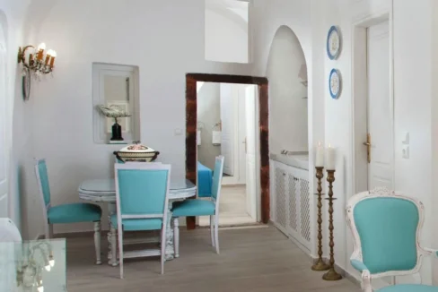 2-Luxury-houses-for-sale-in-Santorini-Firostefani-29